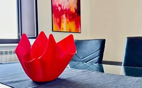 Li Ri Apartment Style